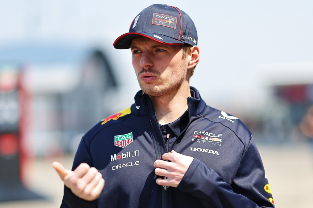 #Deportes: ¿Por qué Verstappen fue por la hierba para entrar en boxes en China F1? #F1