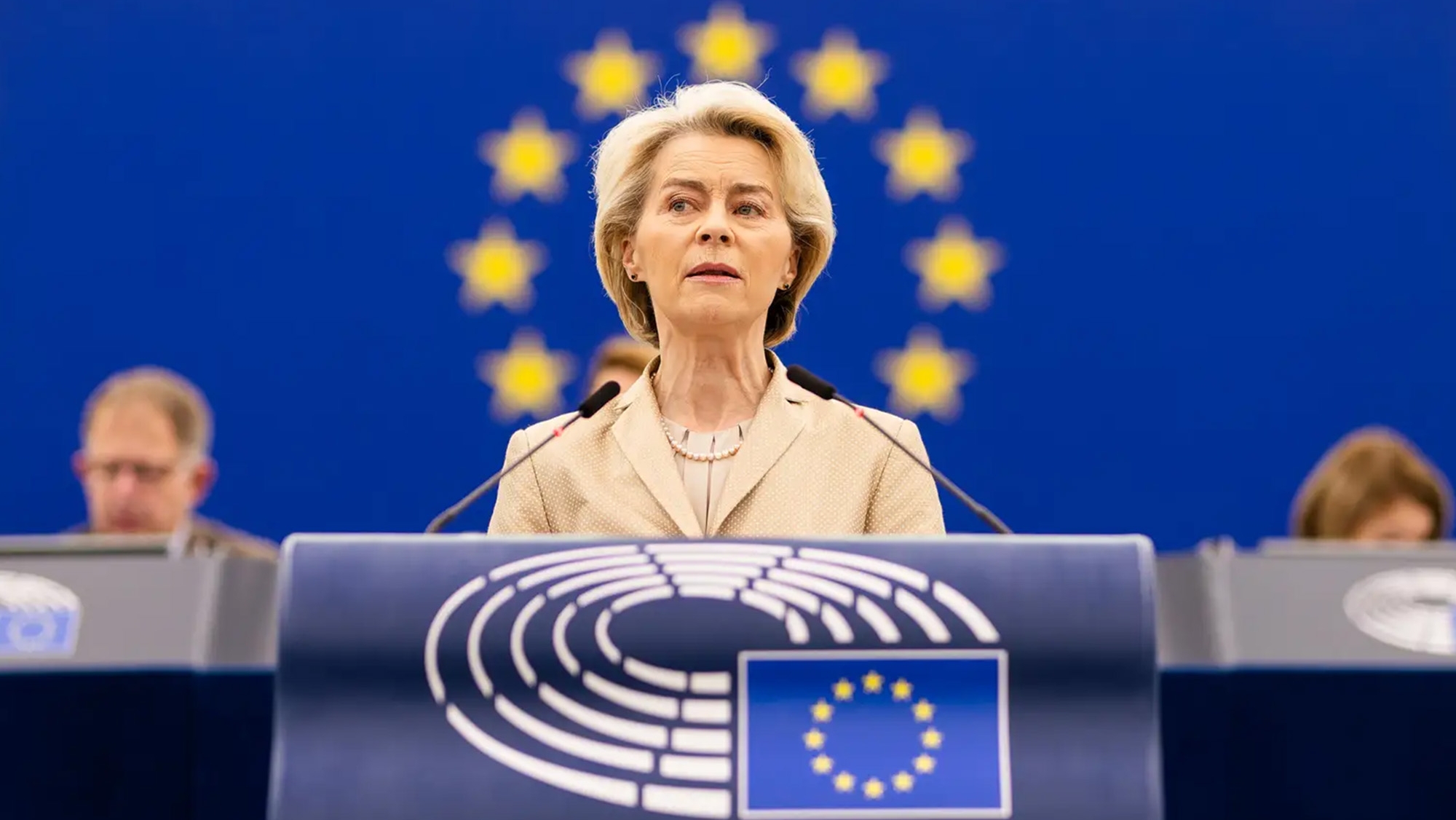 La UE luchará contra China: quiere impulsar la venta de coches eléctricos y la producción de baterías en Europa