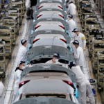 Este fabricante que no es chino ya produce coches eléctricos con menos personas y más robots , porque quiere recudir costes