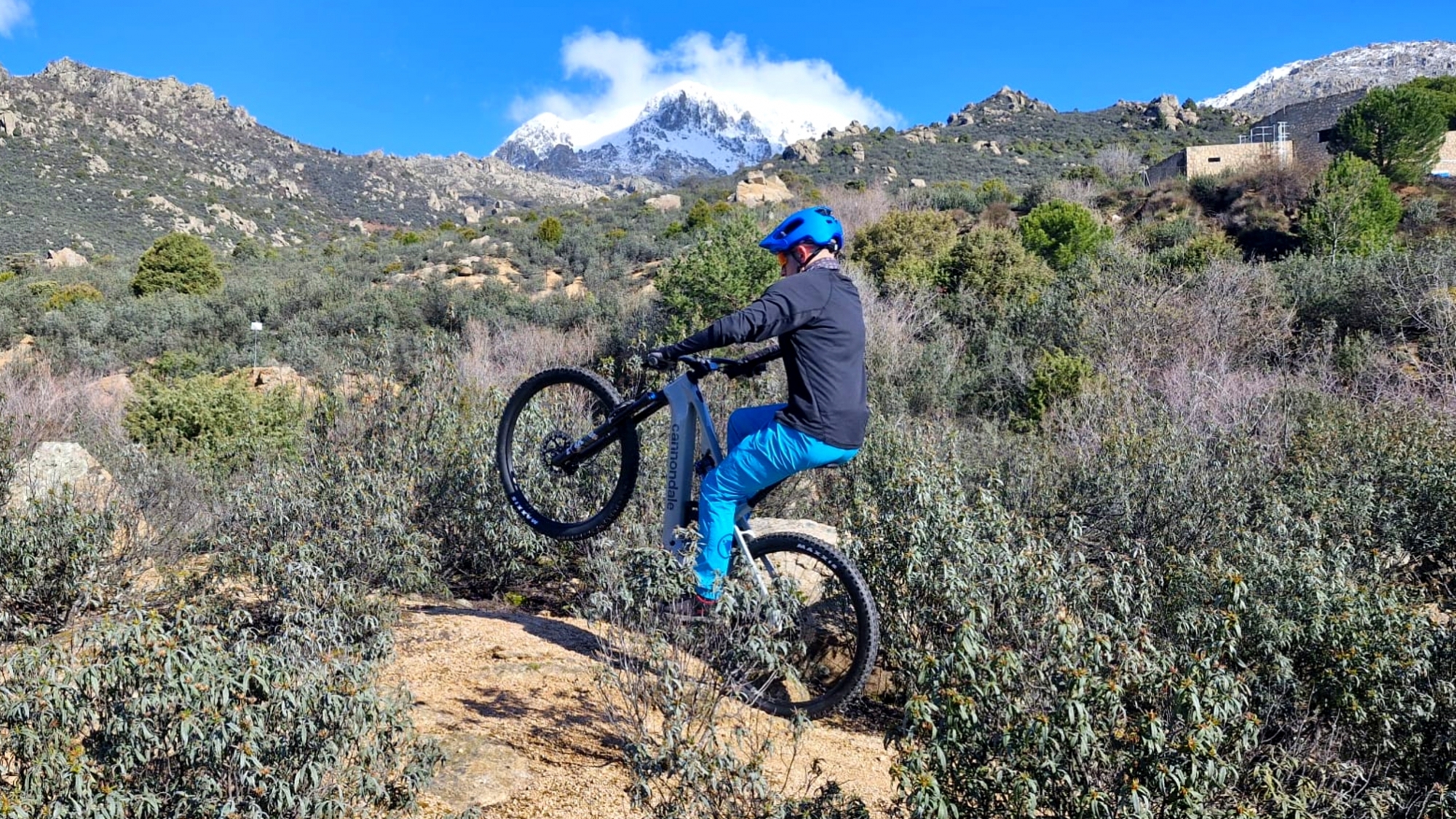 La prestigiosa marca de bicicletas de Connecticut tiene en esta exclusiva bicicleta eléctrica una de las mejores Enduro del momento