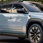 Ya sabemos el precio de uno de los coches más esperados de 2025: tiene 2 versiones, hasta 409 km de autonomía, buen maletero y un diseño que engancha
