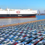 BYD tiene un plan para superar a Tesla como el mayor fabricante mundial de coches eléctricos y comienza por vender parte de sus acciones