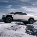 El Tesla Cybertruck barato ya es realidad y es el que más lejos llega (aunque no hasta Europa)