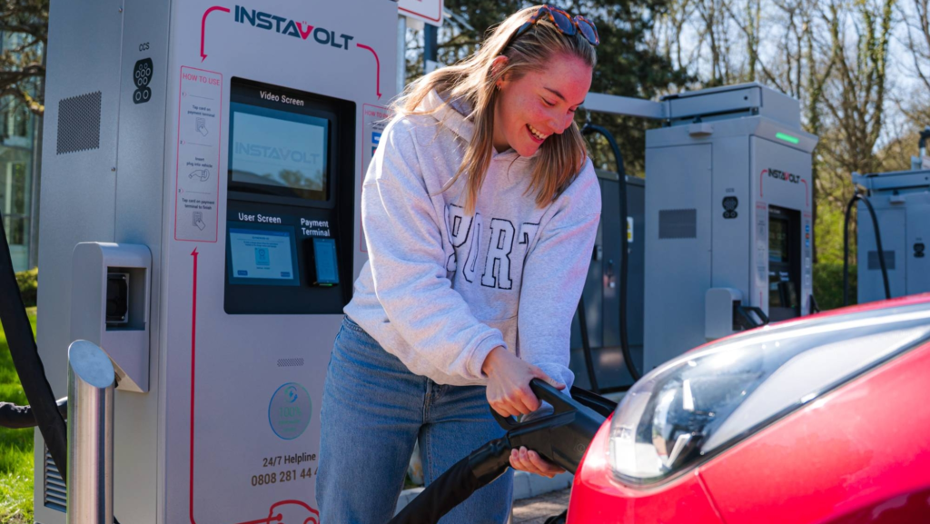 La solución más extraña que evita el robo de los cables de carga de los coches eléctricos es este curioso líquido indetectable