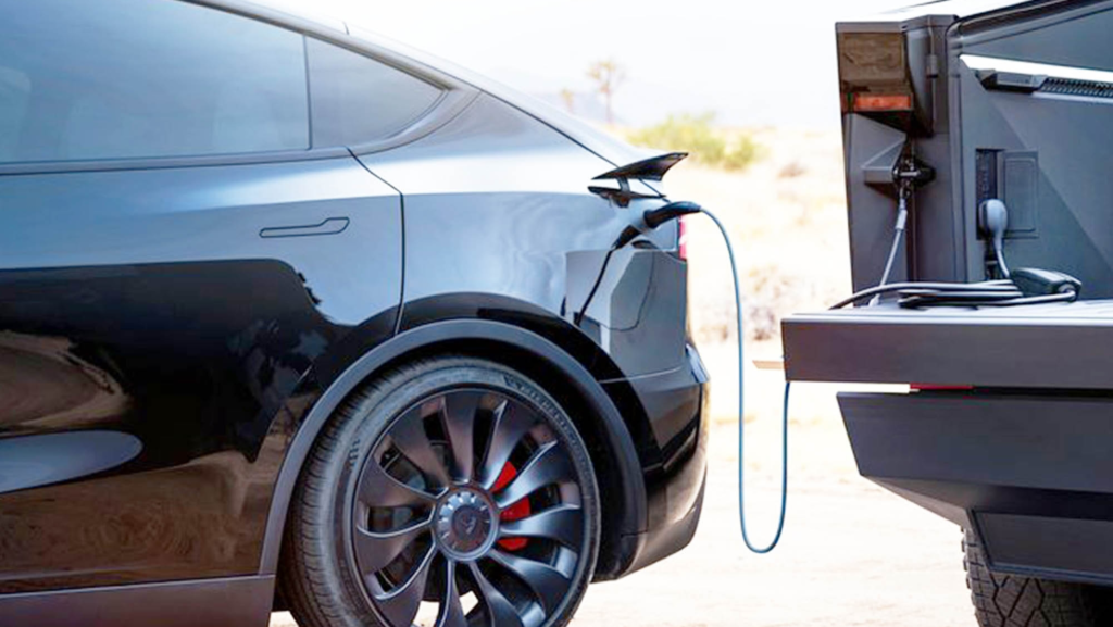 Este coche eléctrico de Tesla ya era un fracaso y Elon Musk solo le ha dado la puntilla con su actitud junto a Donald Trump