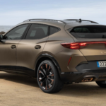 Práctico y deportivo, este coche 'made in Spain' es uno de los híbridos enchufables más vendidos: estas son sus características y precio