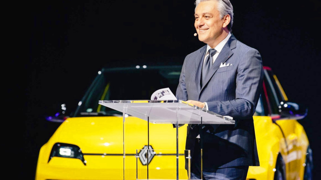 Luca de Meo reivindica los coches eléctricos pequeños: "no los hacemos porque la regulación los hace totalmente improductivos"
