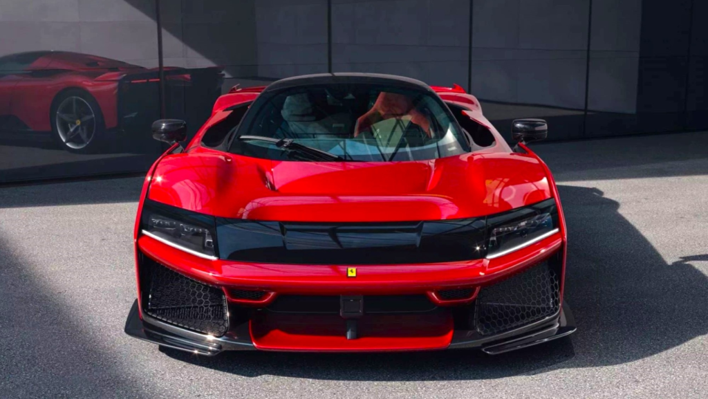 Leapmotor colaborará con Ferrari en sus futuros coches eléctricos. No es una locura y John Elkan tendría mucho que ver