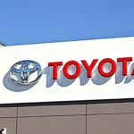 El presidente de Toyota busca una compra histórica: la empresa de su bisabuelo. Y va a gastarse 37.000 millones de euros