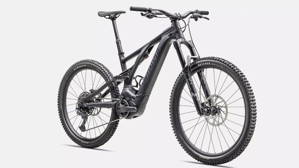 Esta bicicleta eléctrica con suspensión completa de uno de los mejores fabricantes del mundo está rebajada de precio, y es una auténtica todoterreno