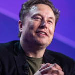 Depositaron su dinero y sus esperanzas en Elon Musk, pero hay una promesa del CEO de Tesla que no se cumple y que ya cabrea a los 'fanboys'
