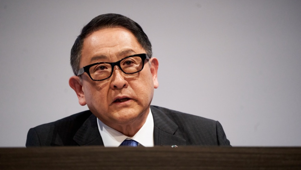 El presidente de Toyota da su polémica opinión sobre lo limpios que son en realidad los coches eléctricos