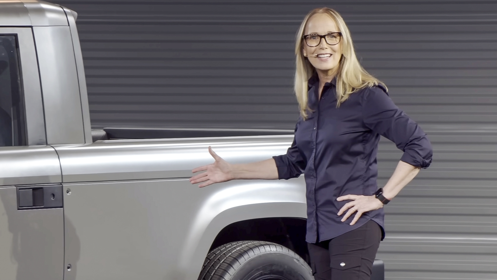 La diseñadora de esta marca financiada por Amazon: "La gente merece tener un coche eléctrico que pueda pagar"