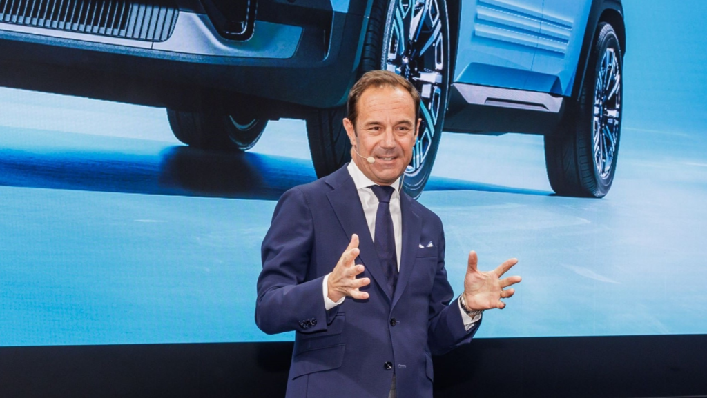 El director de Renault en España: los fabricantes tenemos que hacer "coches eléctricos que molen"