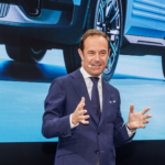 El director de Renault en España: los fabricantes tenemos que hacer "coches eléctricos que molen"