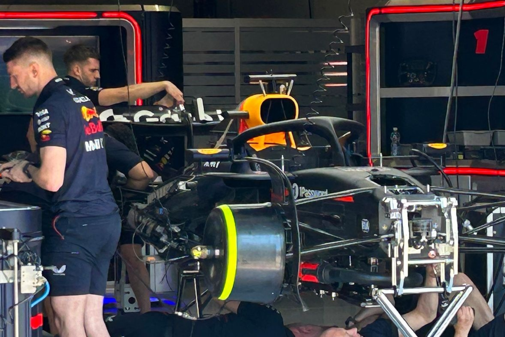 Red Bull F1 no se rinde y también lleva novedades aerodinámicas a Imola #F1 #FVDigital