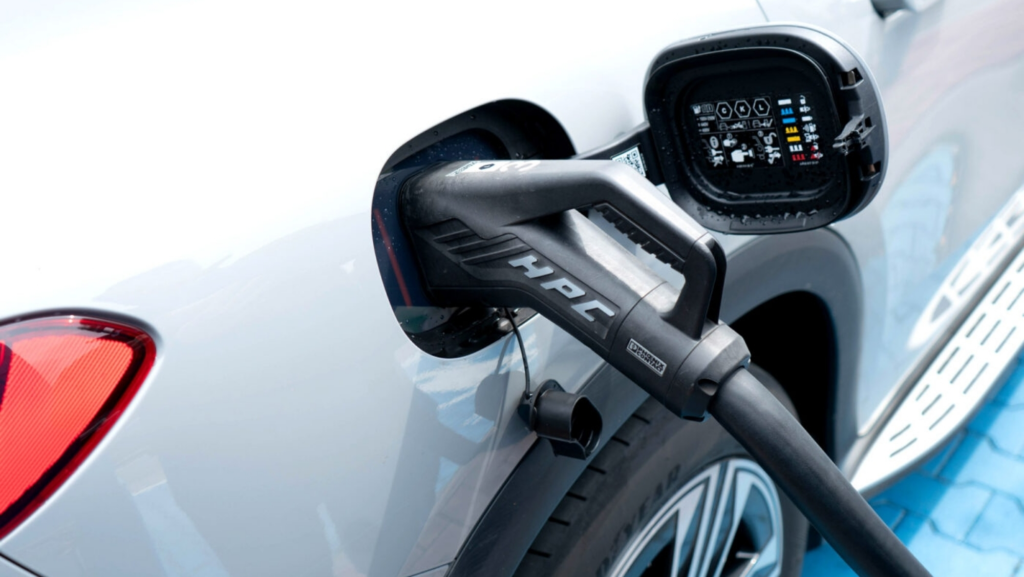 La compra de coches eléctricos mantiene las ayudas con la renovación del Plan Moves III