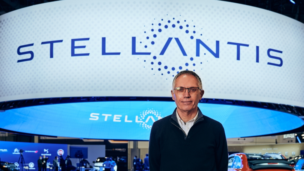 Stellantis abandona su gran plan, adiós al objetivo de vender sólo coches eléctricos en 2030