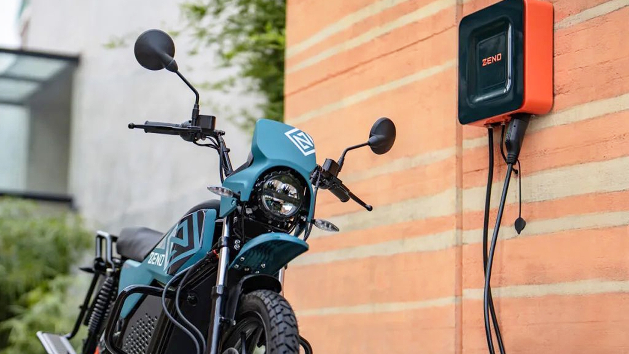 Trabajó para Tesla y Elon Musk, y ahora dice haber encontrado el 'santo grial' de las motos eléctricas muy baratas