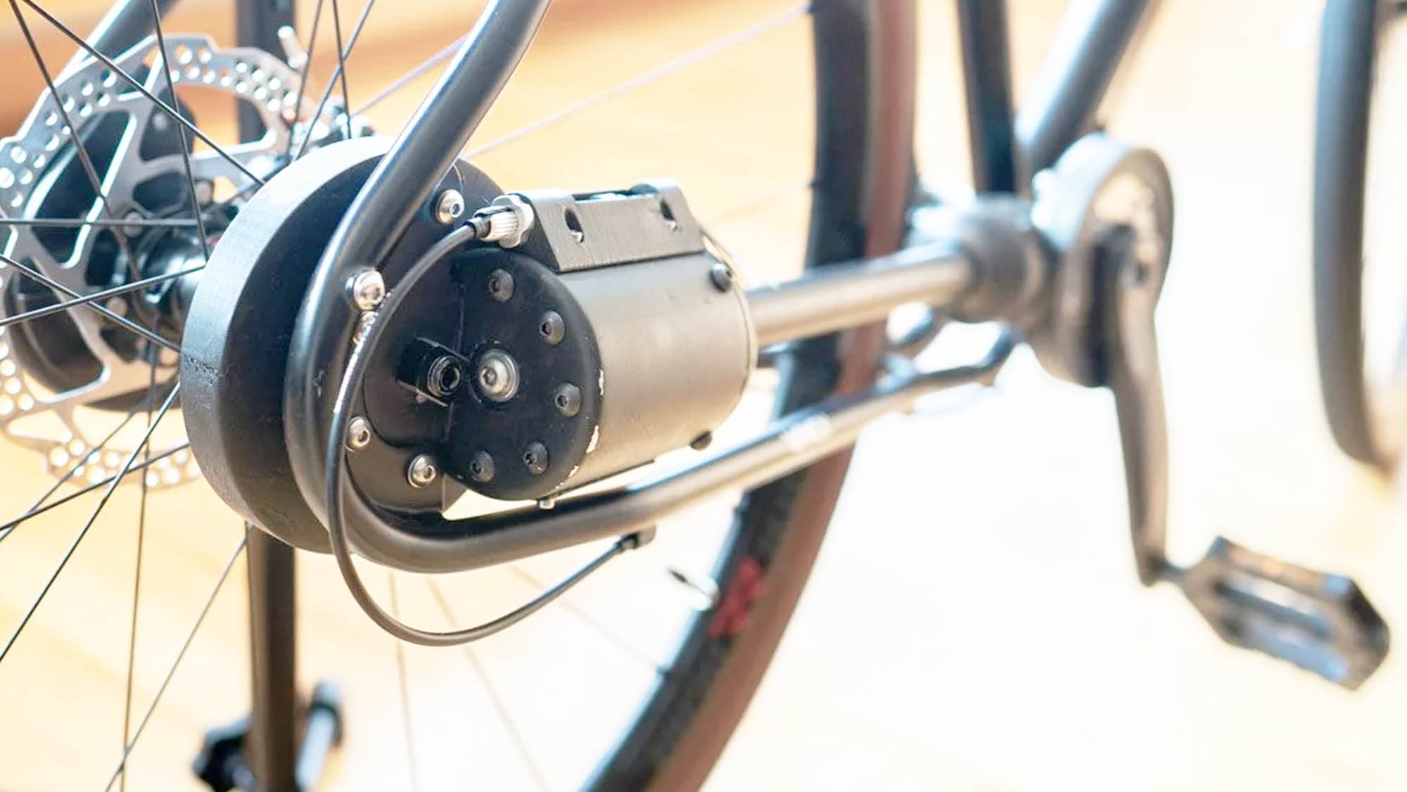 El sistema de engranajes cardán elimina la cadena de la bicicleta, añade simplicidad y suprime el mantenimiento