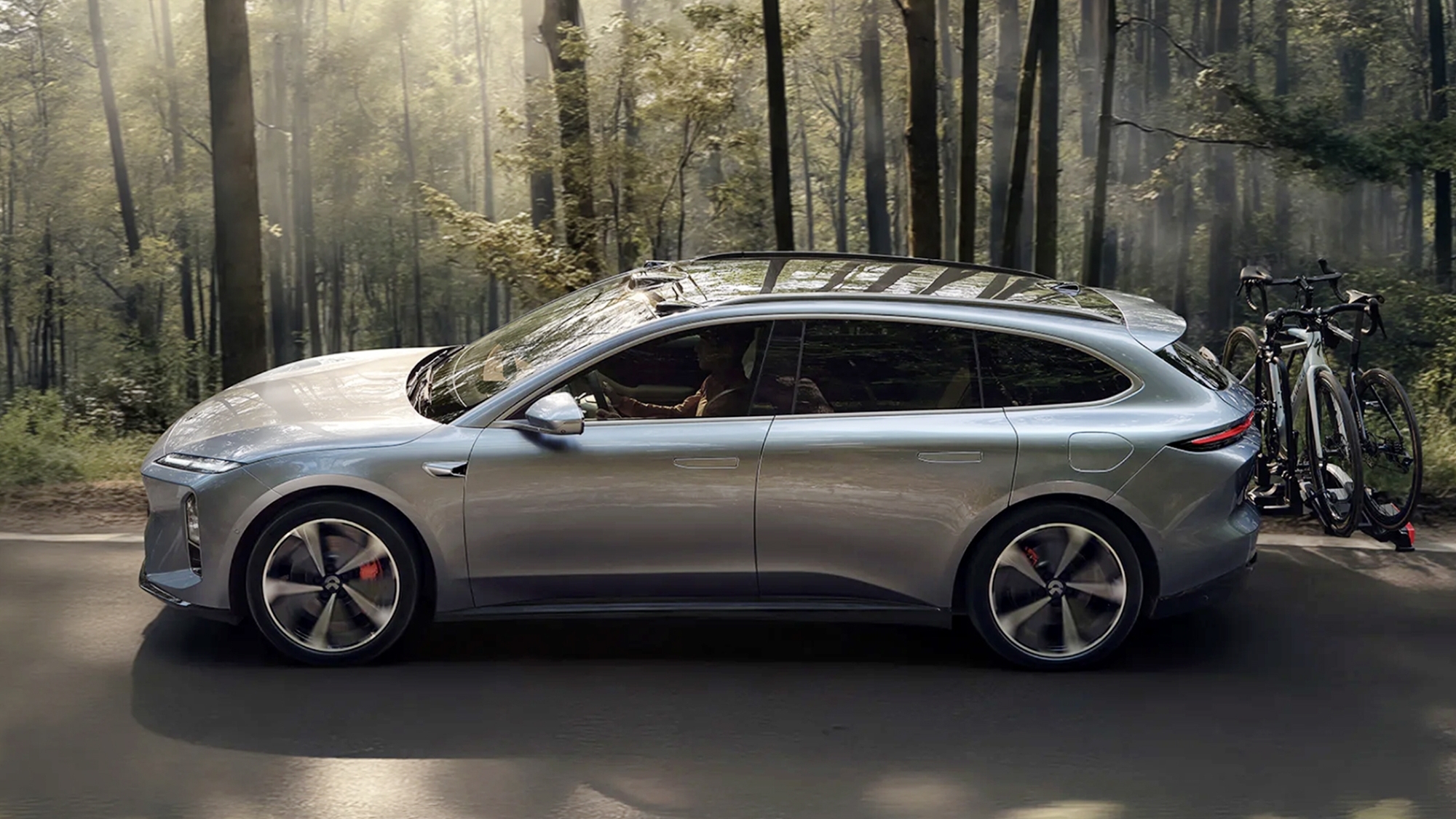 Por 36.240 €, este coche eléctrico chino (rival del Tesla Model 3) tiene hasta 1.055 km de autonomía y más de 500 mejoras
