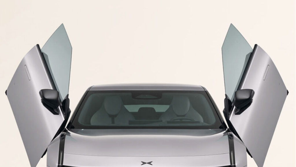 El coche eléctrico chino 'traído del futuro' tiene un diseño brutal y unas espectaculares puertas 'tipo Lamborghini'