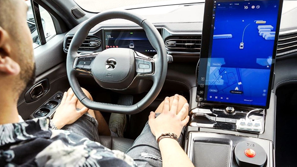 Este fabricante chino deja en nada las promesas de Tesla y ya prueba sus coches sin conductor en Europa