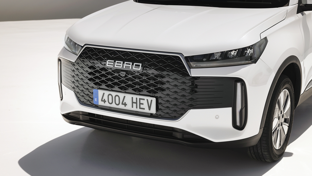 EBRO tiene un as en la manga para arrasar en España: un SUV híbrido con 210 CV y un precio de escándalo