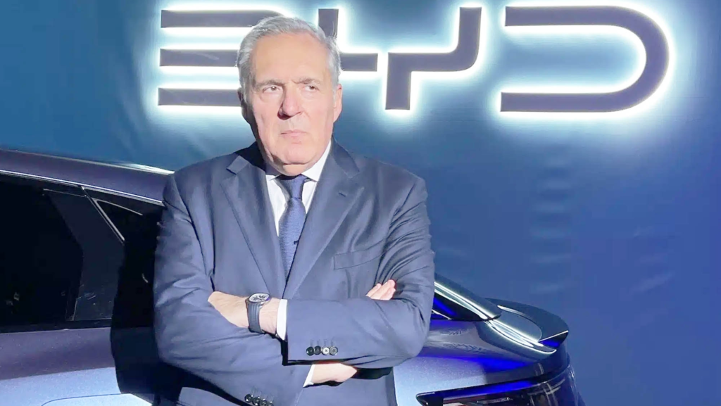 Alfredo Altavilla, de BYD, afirma que ignorar la demanda de híbridos sería "estúpido" ante la trayectoria del mercado europeo