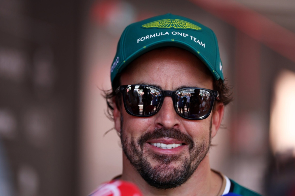 Alonso revela sus “muchas conversaciones” con Newey #F1 #FVDigital