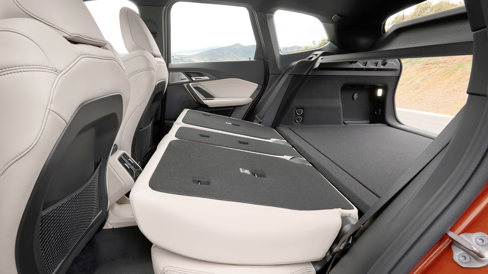 Este SUV eléctrico que quieres comprarte tiene el tamaño perfecto, gasta poco y tiene 490 litros de maletero