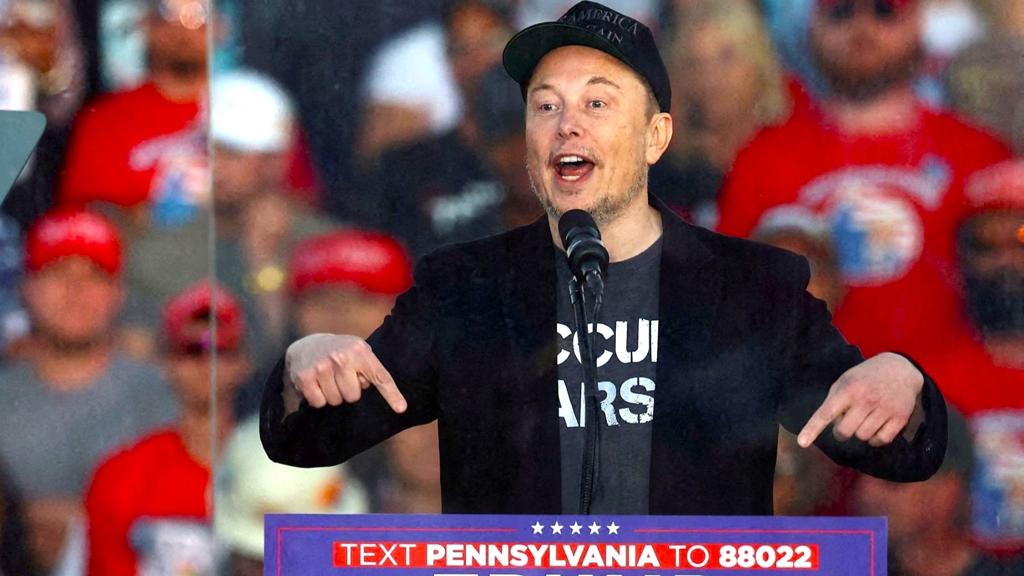 Invierte 7.640.000 $ en el principal enemigo de Tesla porque Elon Musk ya es "un político"