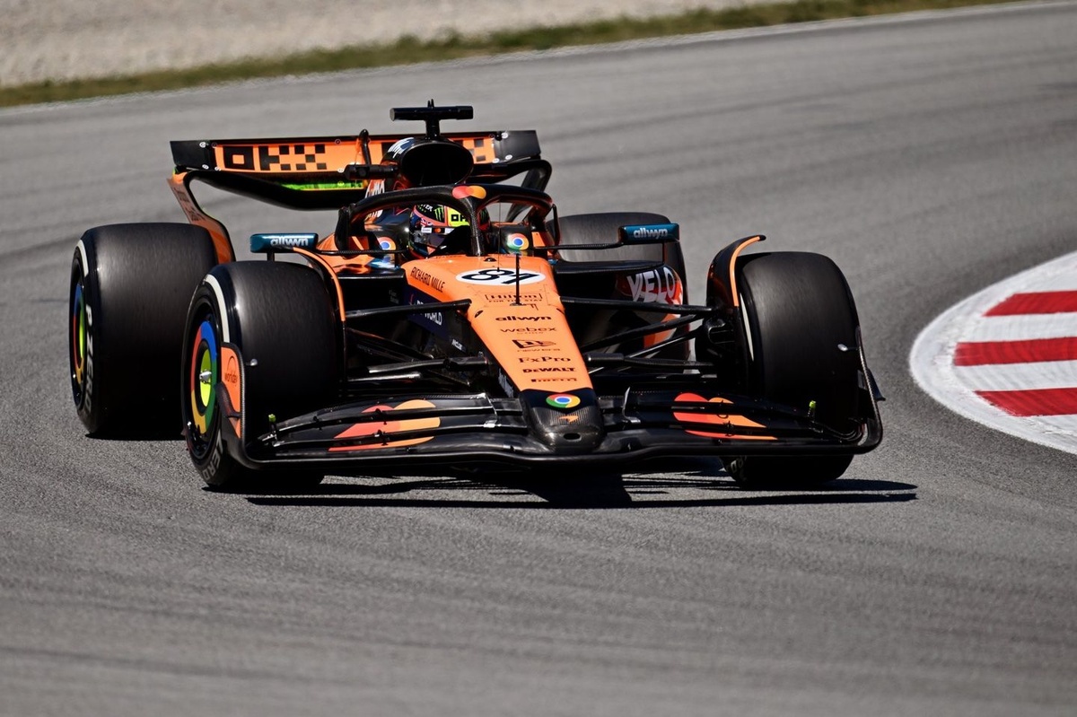 Piastri lidera la FP2 en España; Alonso sorprende 7º, a dos décimas de un McLaren #F1 #FVDigital
