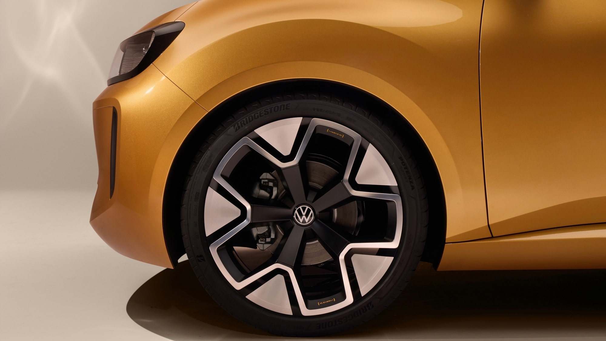 Volkswagen apuesta por la fórmula china. Descubre el pequeño coche eléctrico que puede salvarlos