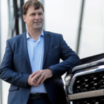 El CEO de Ford ha prometido vehículos eléctricos tan baratos como los coches chinos de BYD pero, ¿no están tardando demasiado?