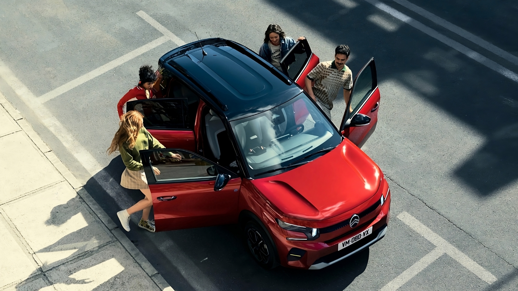 Coches eléctricos por solo 100 €: Sumar quiere un 'leasing' social inspirado en Francia
