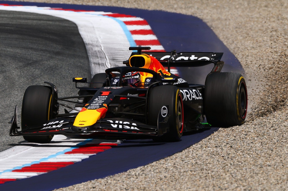 Verstappen sigue sufriendo "mucho subviraje" y pide a Red Bull solucionarlo #F1 #FVDigital