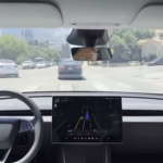 No te creas todo lo que sale en Instagram, los robotaxis de Tesla tienen más fallos de lo que parece