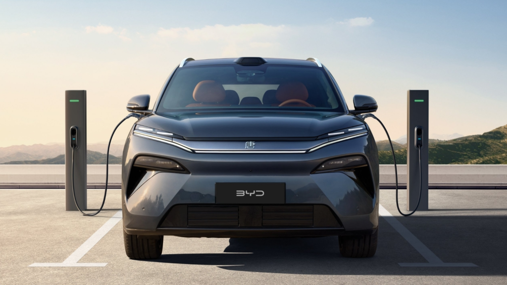 El nuevo objetivo de BYD es destrozar a Tesla con red de carga más potente del mundo: 2 km por segundo