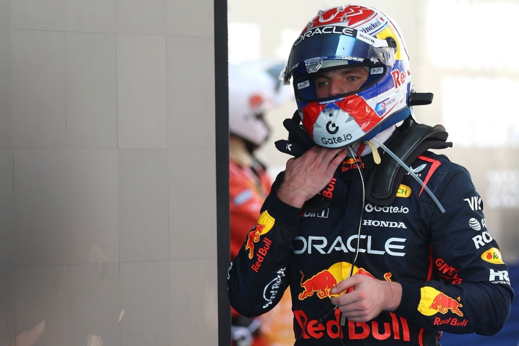 Verstappen rectifica y admite en redes que no hizo “lo correcto” con Russell #F1 #FVDigital