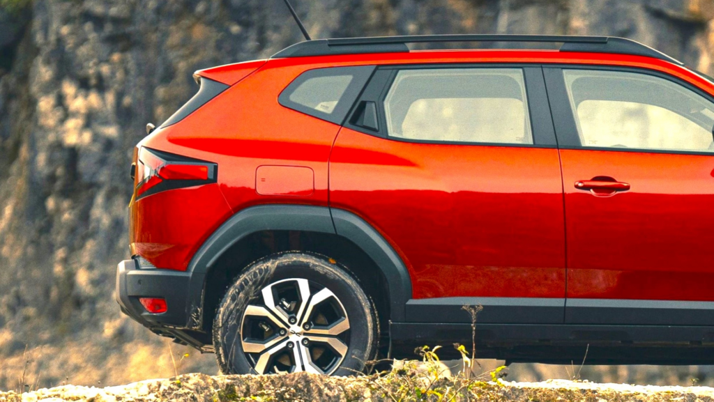 Es uno de los SUV híbridos más baratos de España y, también, es el gran rival del MG ZS Hybrid+ y del último EBRO