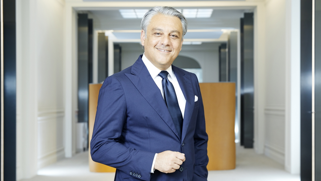 El CEO de Renault avisa: "Prohibir los motores de gasolina provocaría el colapso del mercado automovilístico"