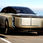 El primer coche eléctrico de Bentley lo apuesta todo al 3: tiene tres puertas asimétricas y tres asientos
