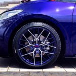 Este coche eléctrico compacto tiene 326 CV, revive un nombre mítico y es una gran oportunidad de inversión