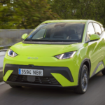 Es el coche eléctrico barato de moda, tiene hasta 507 km de autonomía y es realmente práctico para el día a día