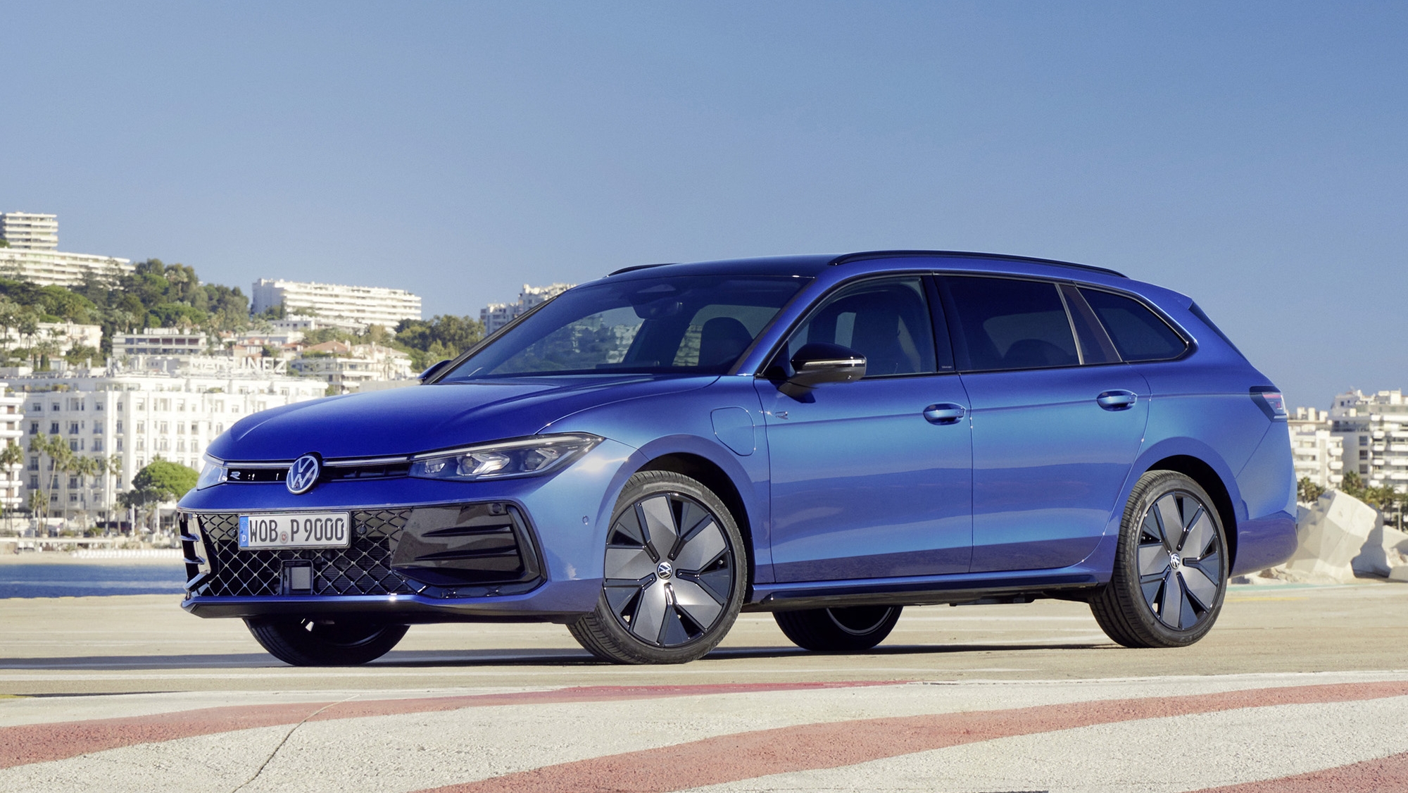 Esta berlina familiar híbrida enchufable, con más de 130 km de autonomía y 510 l de maletero, es una buena eleccción como coche para todo