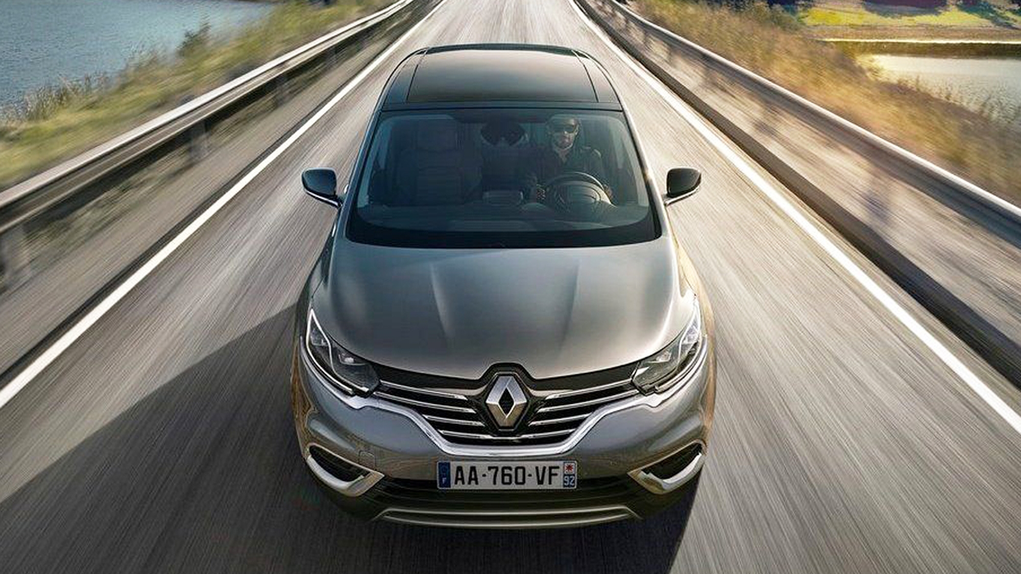 Gilles Vidal, jefe de diseño de Renault, apunta al regreso de un segmento que podría "acabar con los SUV"