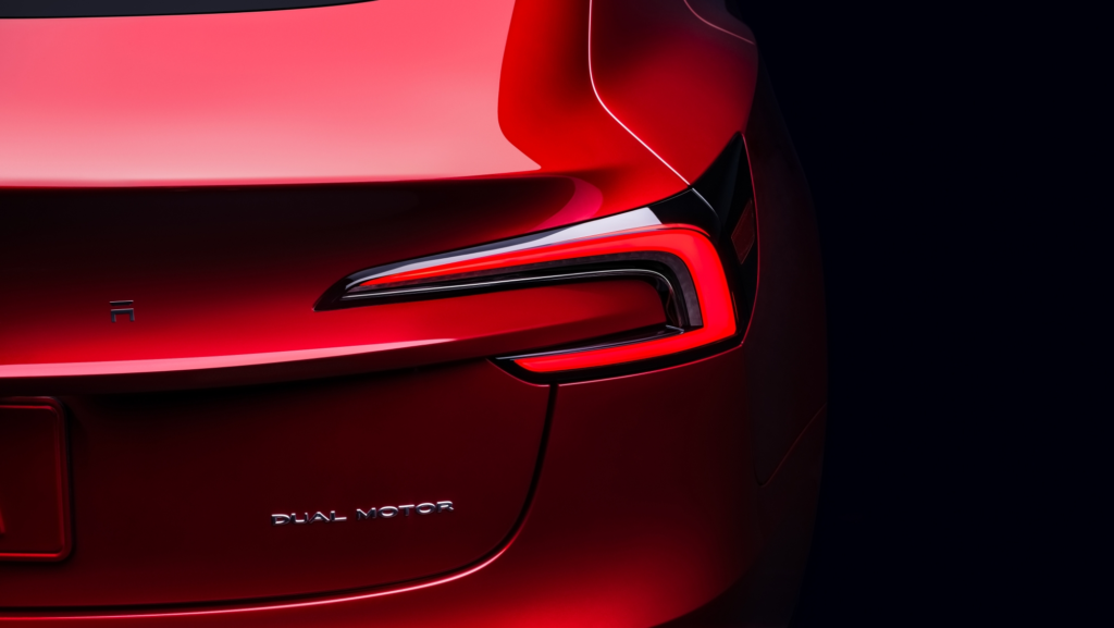Desde 28.000 €, con 283 CV y 520 kilómetros de autonomía: las rebajas llegan al coche eléctrico más vendido en España
