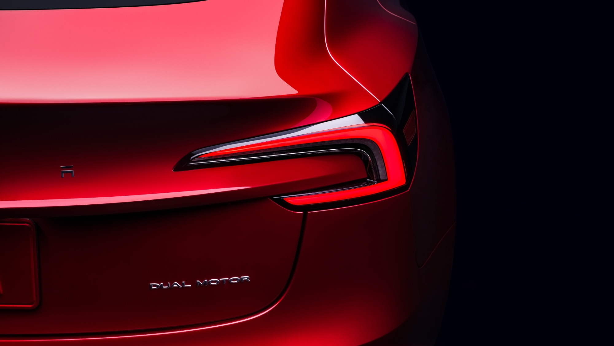 Desde 28.000 €, con 283 CV y 520 kilómetros de autonomía: las rebajas llegan al coche eléctrico más vendido en España