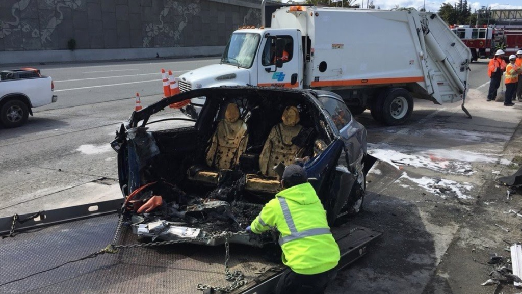 Autopilot a juicio: un jurado podría hacer historia si culpa a la tecnología de Tesla y Elon Musk de este accidente mortal